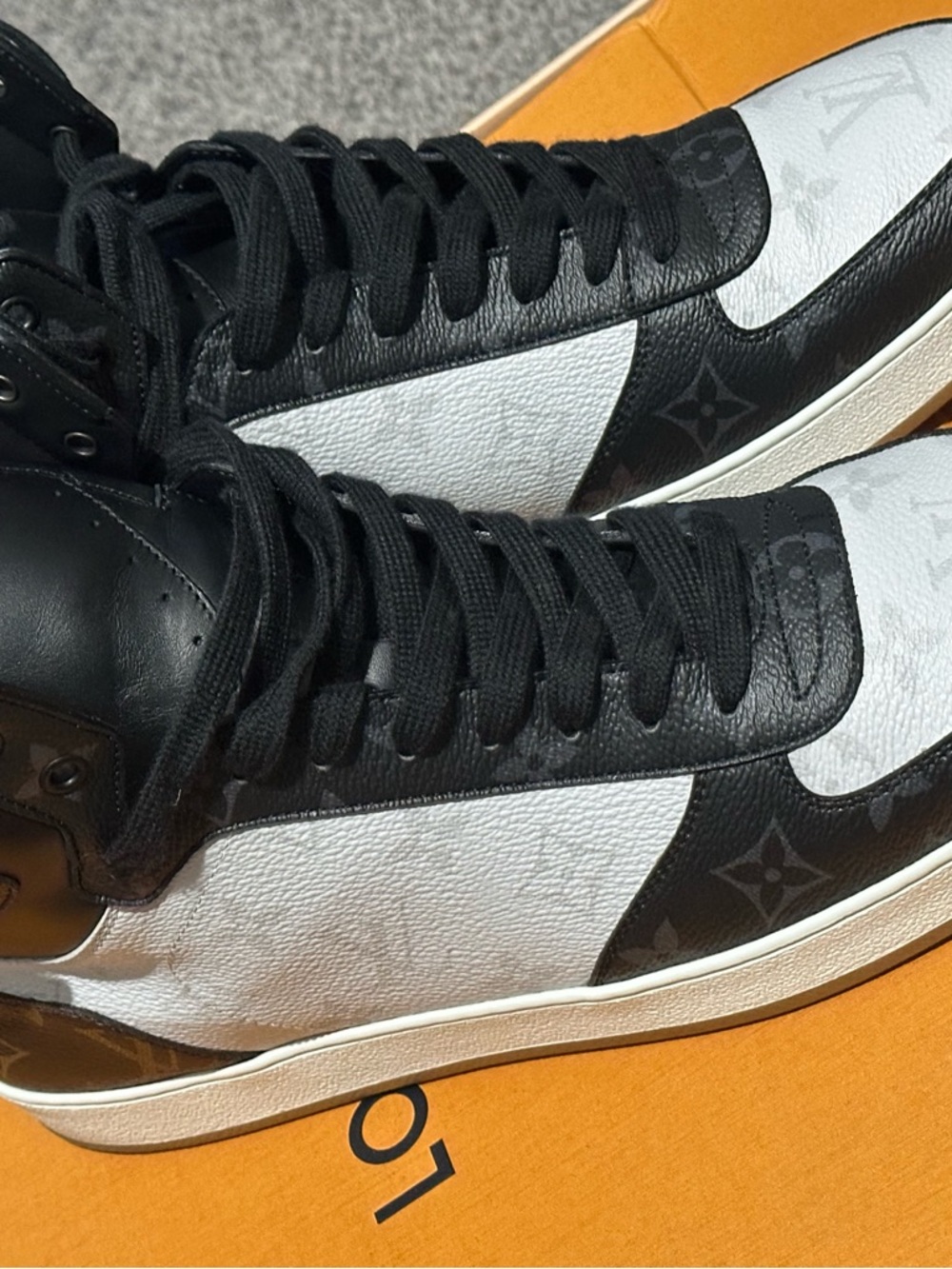 Louis Vuitton Men's Rivoli Sneaker Boot Tricolor Monogram High Top 10.5-11 LV9.5 - Picture 3 of 9